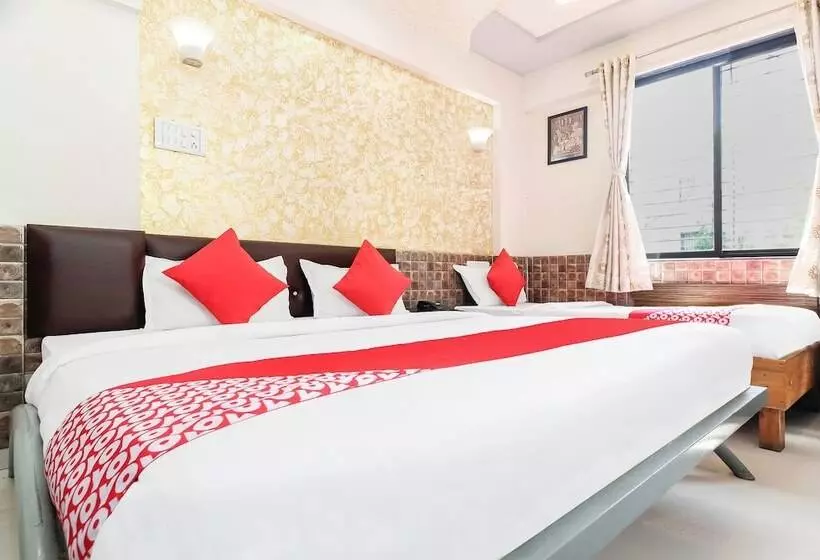 هتل Mathura Lodging By Oyo Rooms