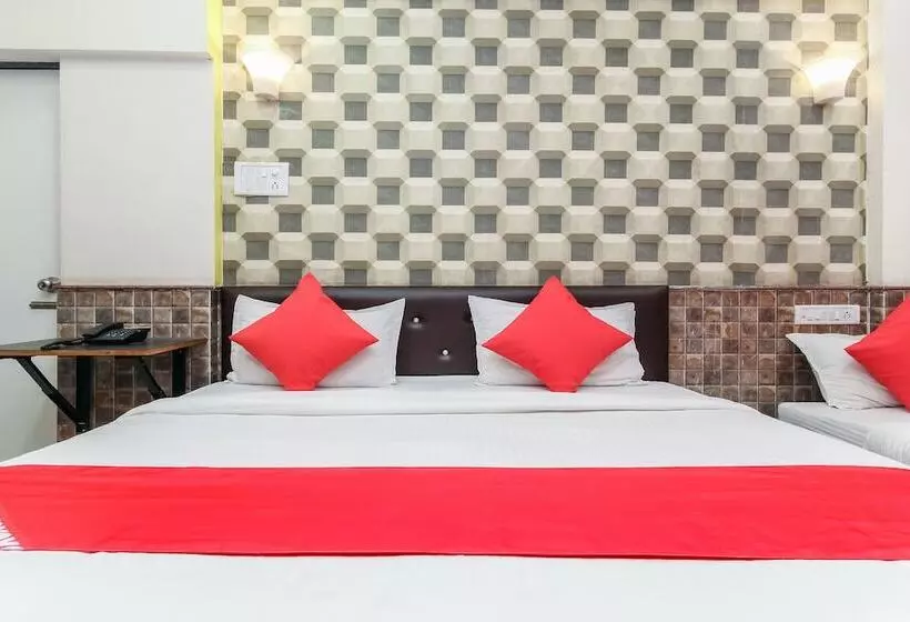 هتل Mathura Lodging By Oyo Rooms