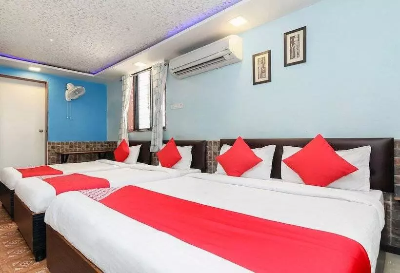 هتل Mathura Lodging By Oyo Rooms