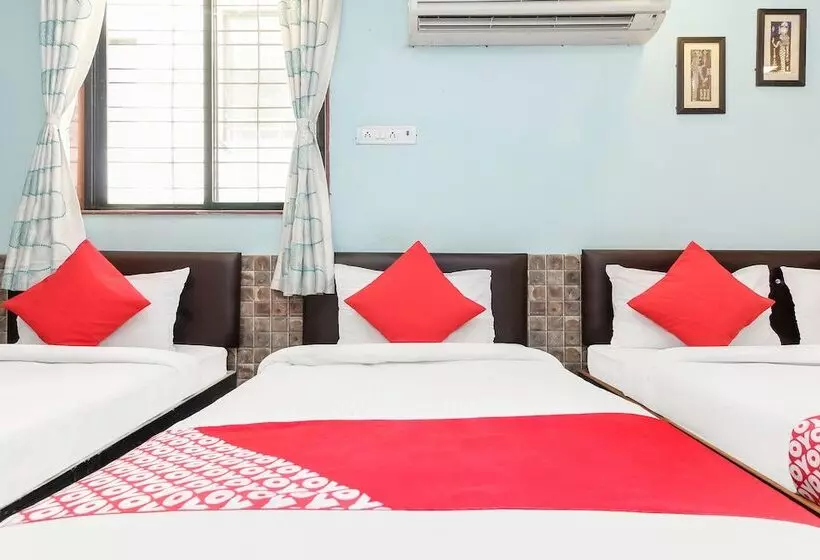 هتل Mathura Lodging By Oyo Rooms