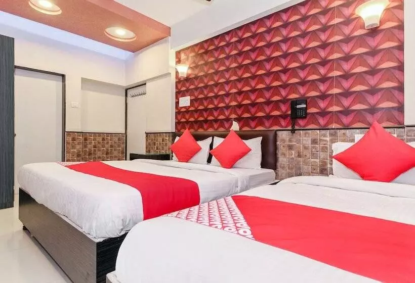 هتل Mathura Lodging By Oyo Rooms