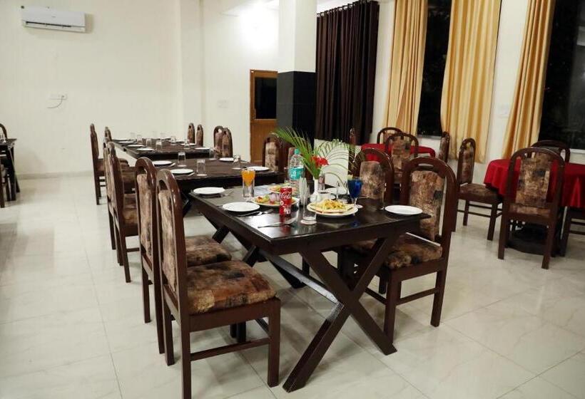 ホテル Ranthambore Resort