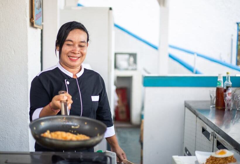 هتل Santorini Beach Resort