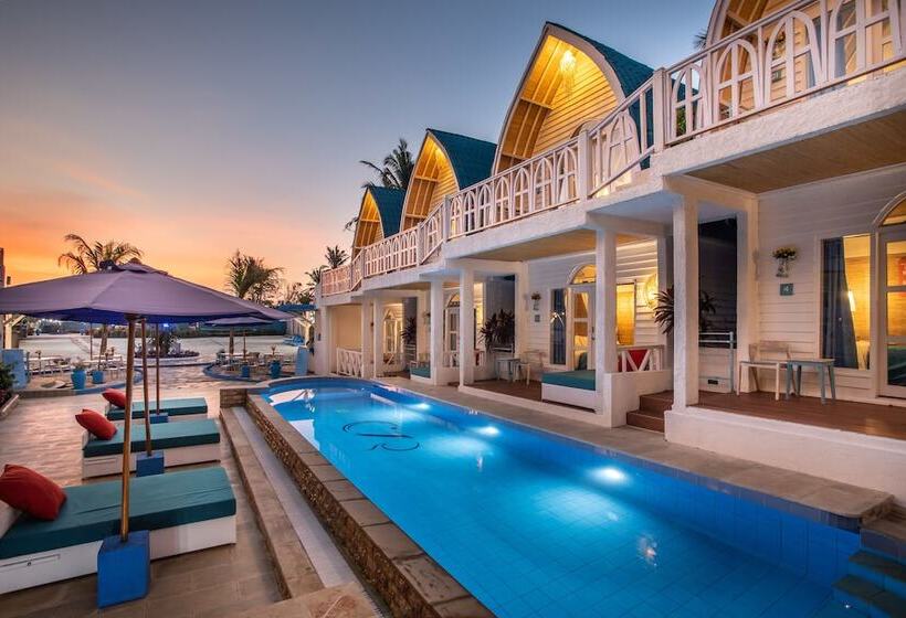 هتل Santorini Beach Resort