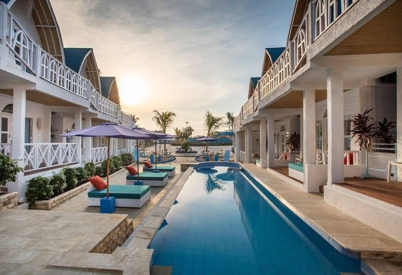 هتل Santorini Beach Resort