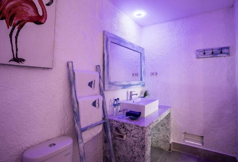 هتل Santorini Beach Resort