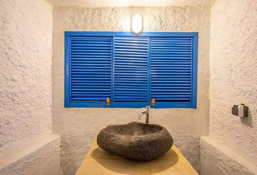هتل Santorini Beach Resort