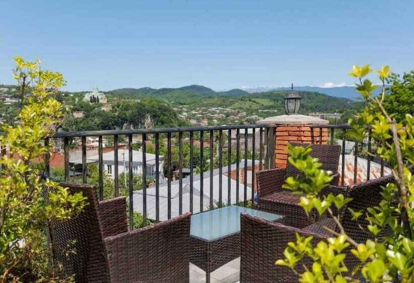 هتل Terrace Kutaisi