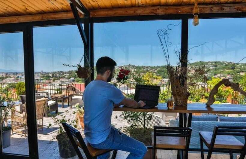 هتل Terrace Kutaisi