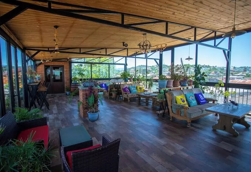 هتل Terrace Kutaisi