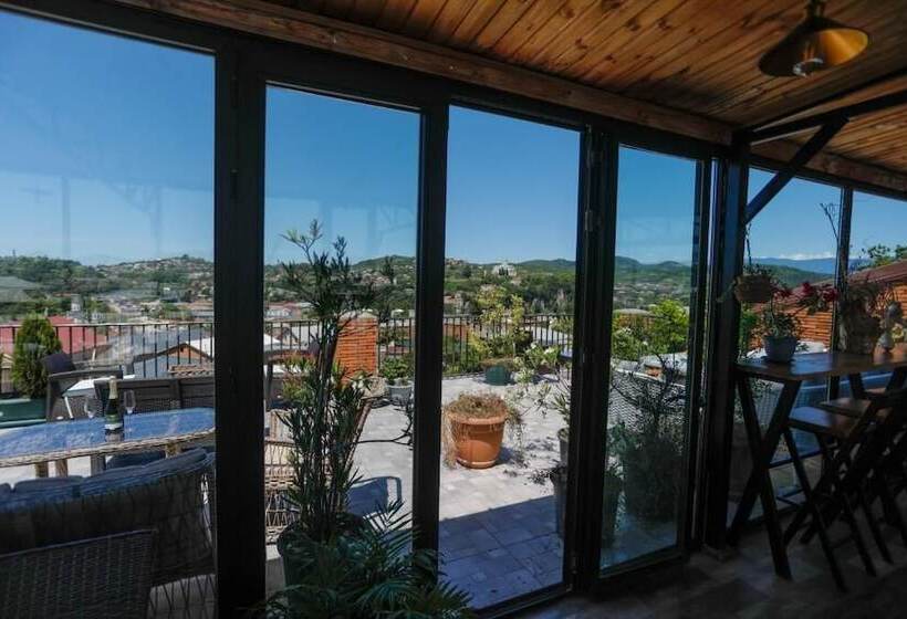 هتل Terrace Kutaisi