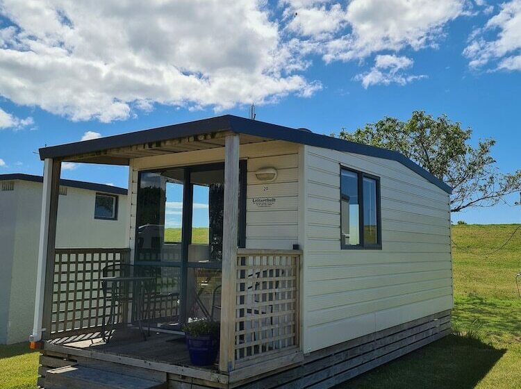 בית מלון כפרי Riverside Whakatane Holiday Park