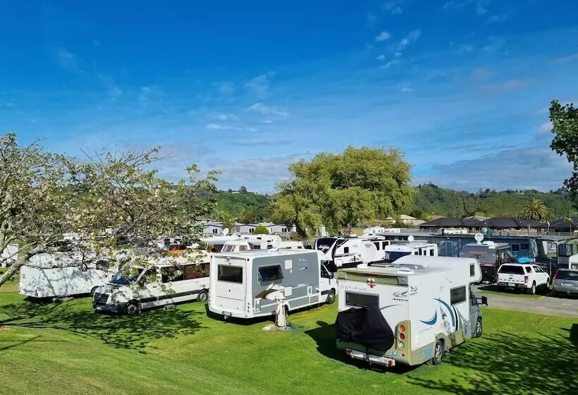 Hotelli Riverside Whakatane Holiday Park