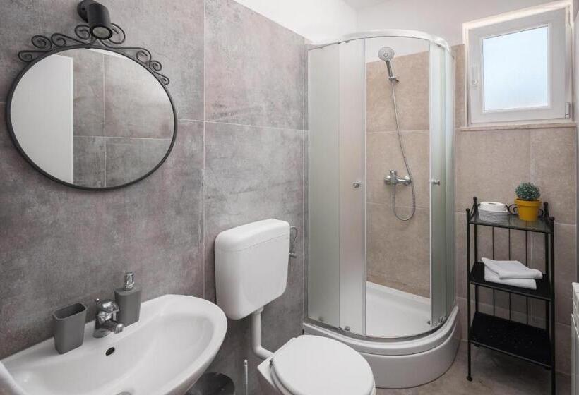 פנסיון Martina Guest House