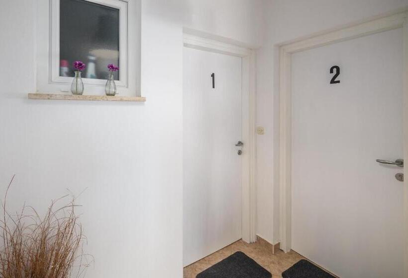 פנסיון Martina Guest House