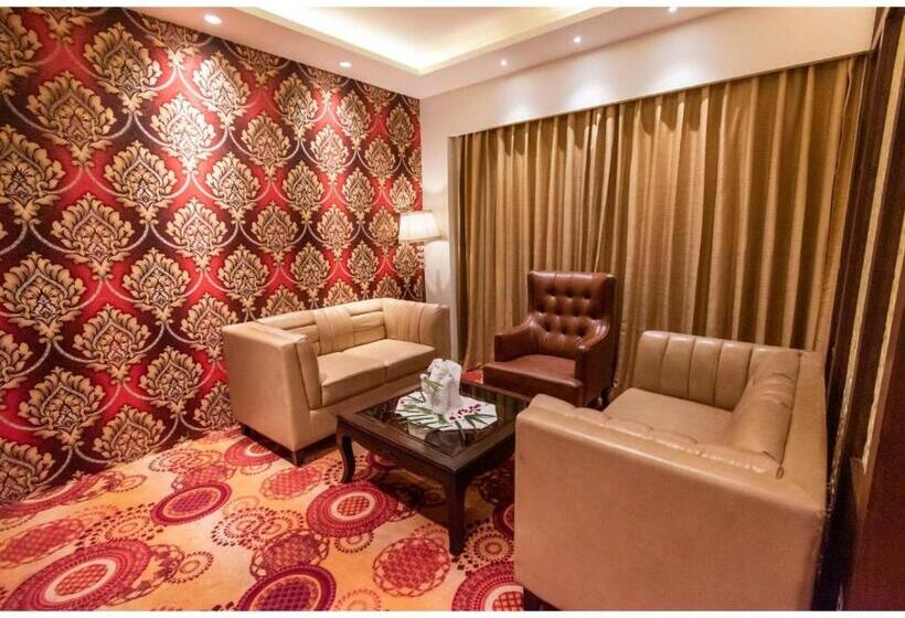 هتل The Grand Ambassador