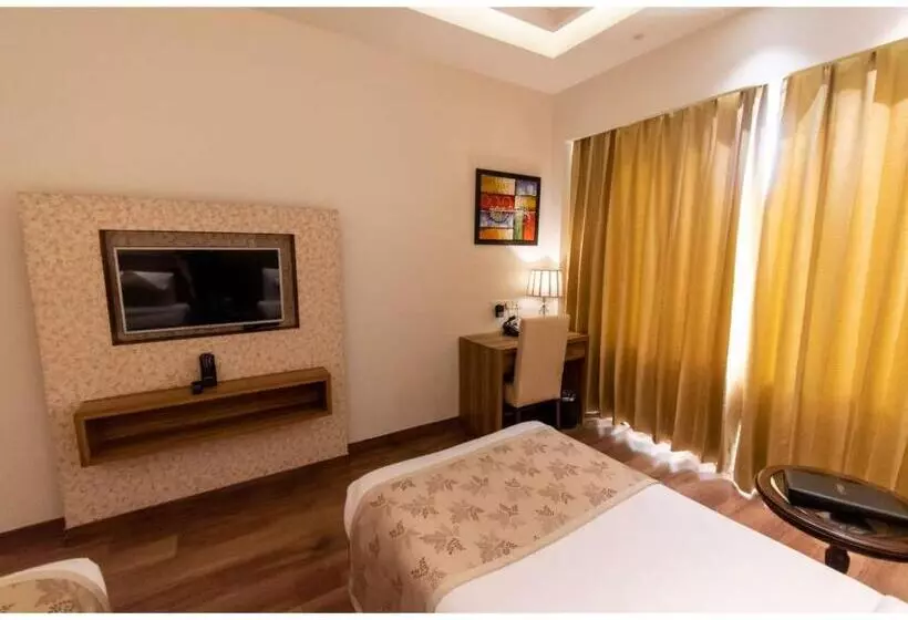 ホテル The Grand Ambassador