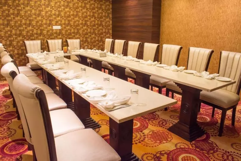 ホテル The Grand Ambassador