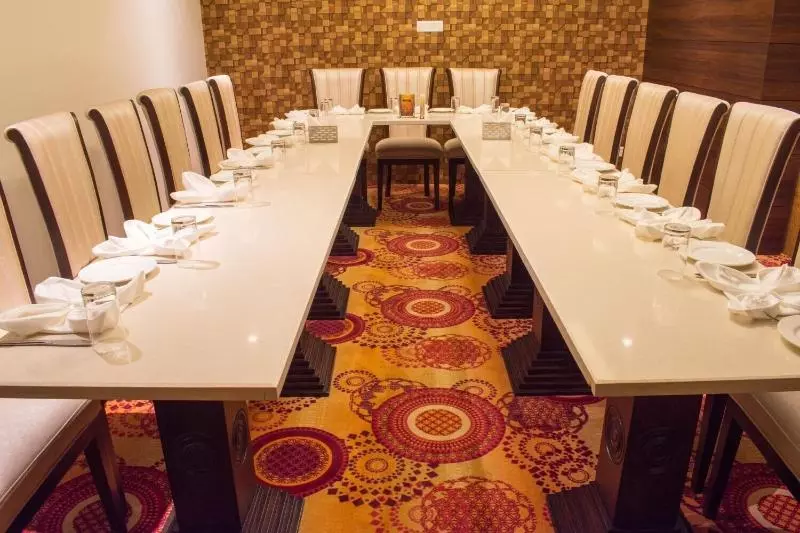 ホテル The Grand Ambassador