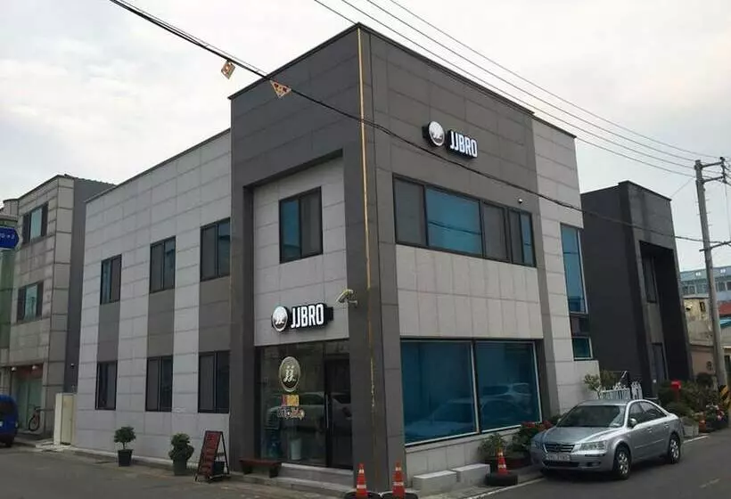 Jjbro Hostel Guest House