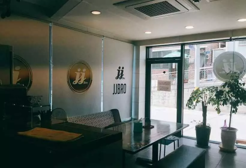 Jjbro Hostel Guest House