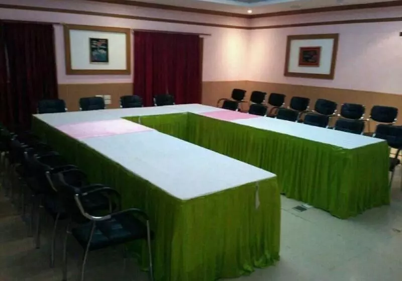 Sathya Park & Resorts