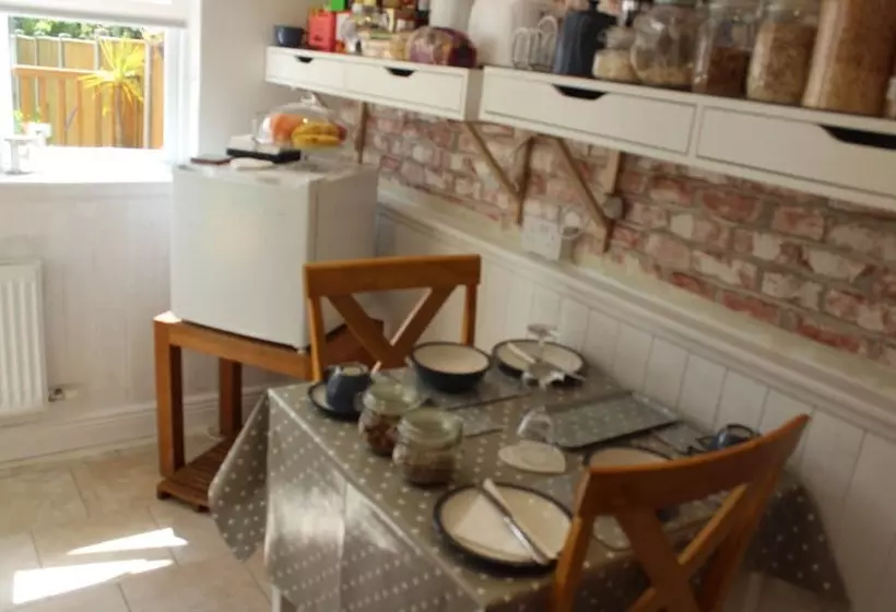 Aamiaismajoitus (B&B) Cois Ba House