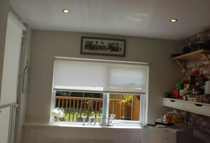 Aamiaismajoitus (B&B) Cois Ba House