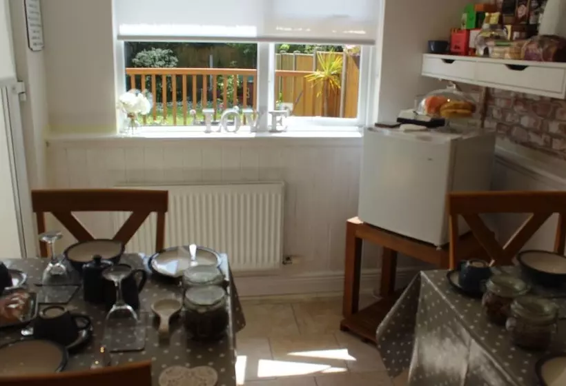 Aamiaismajoitus (B&B) Cois Ba House