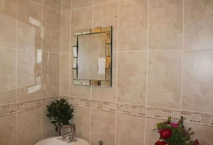 Aamiaismajoitus (B&B) Cois Ba House