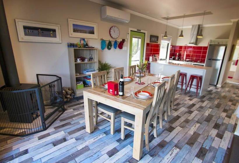 Coorong Cabins  Pelican Cabin