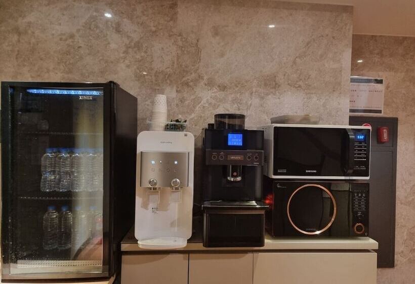 Hound Hotel Seomyeon Beomcheon