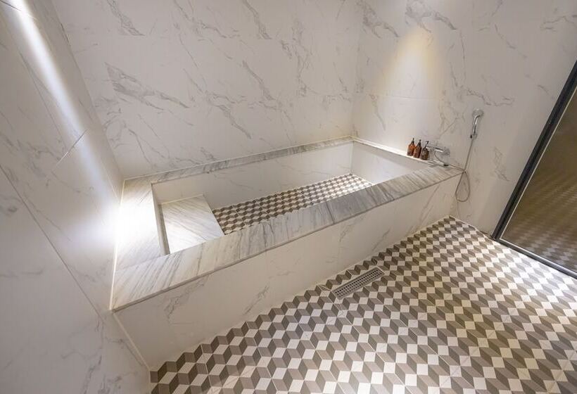 Hound Hotel Seomyeon Beomcheon