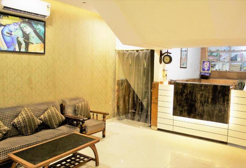 Hotel Maharana Palace