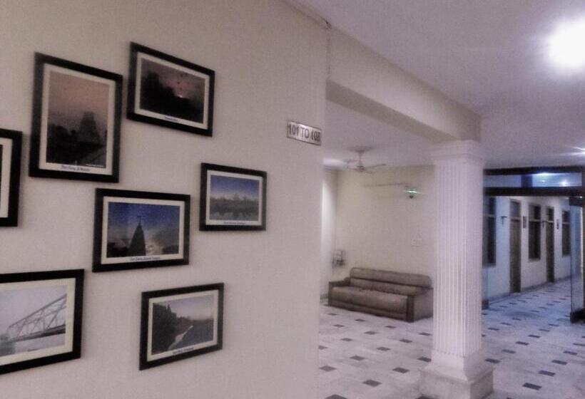 Hotel Maharana Palace