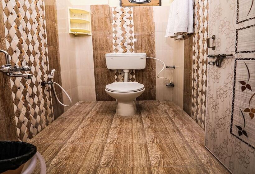 هتل Midtown By Oyo Rooms