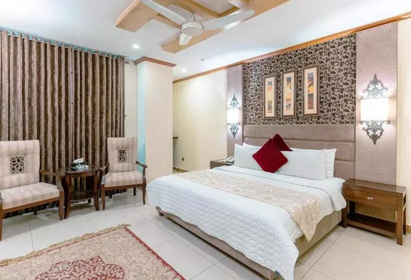 هتل Shelton S Rezidor Peshawer