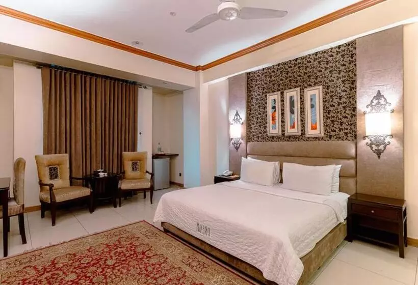 هتل Shelton S Rezidor Peshawer