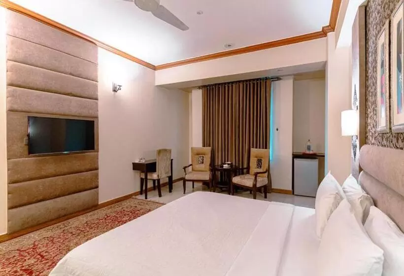 هتل Shelton S Rezidor Peshawer