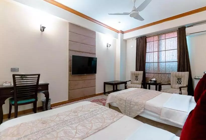 هتل Shelton S Rezidor Peshawer