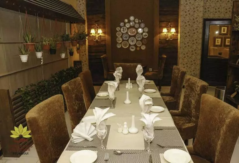 هتل Shelton S Rezidor Peshawer