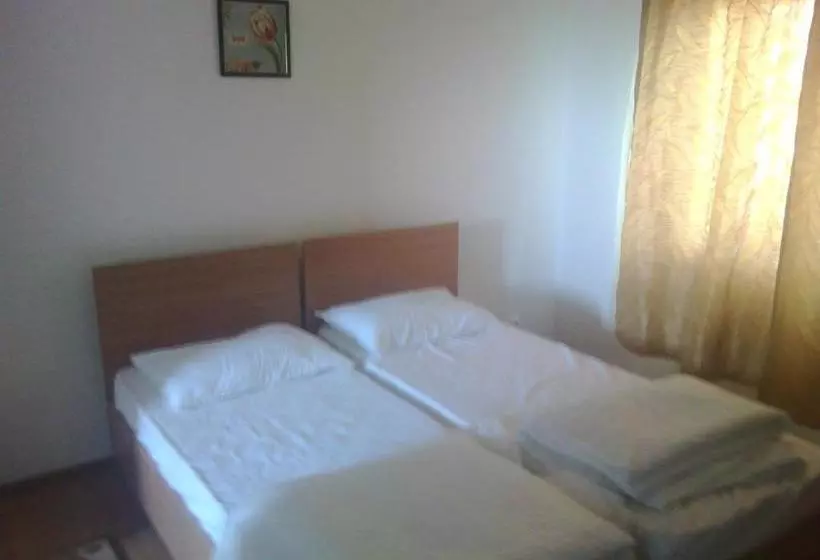 پانسیون Casa Noastra
