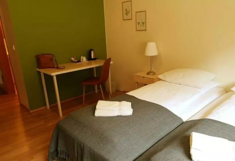 پانسیون Hengifoss Guesthouse
