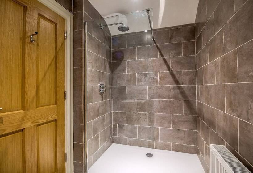 פנסיון Kingston S Townhouse