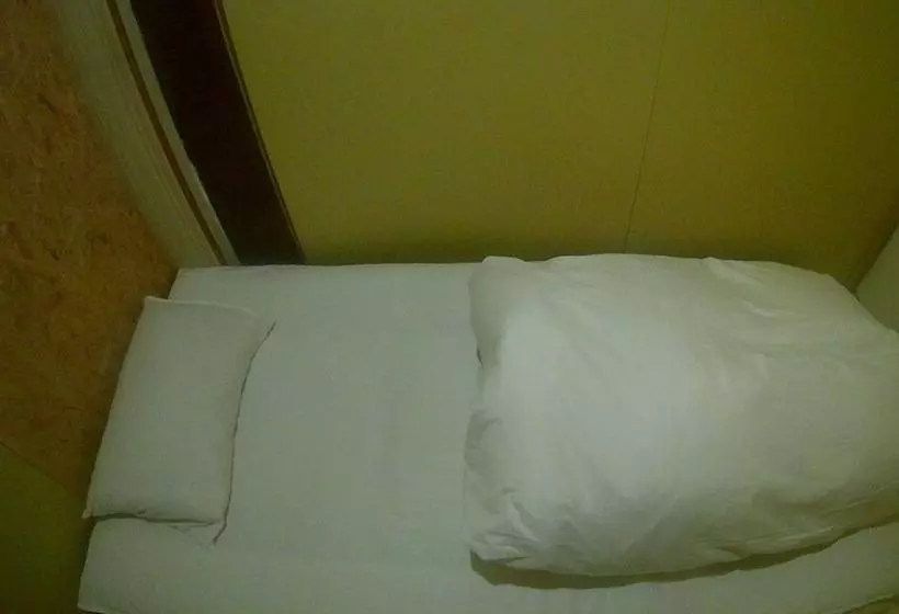 Guesthouse Nandeyanen   Hostel