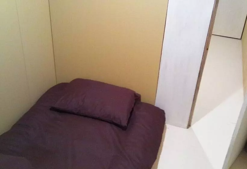 Guesthouse Nandeyanen   Hostel