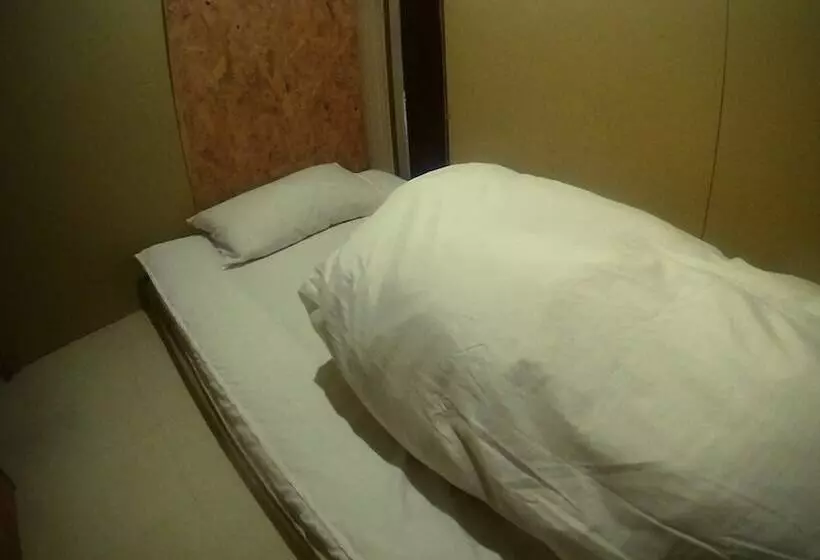 Guesthouse Nandeyanen   Hostel