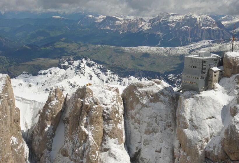 هتل Albergo Genzianella