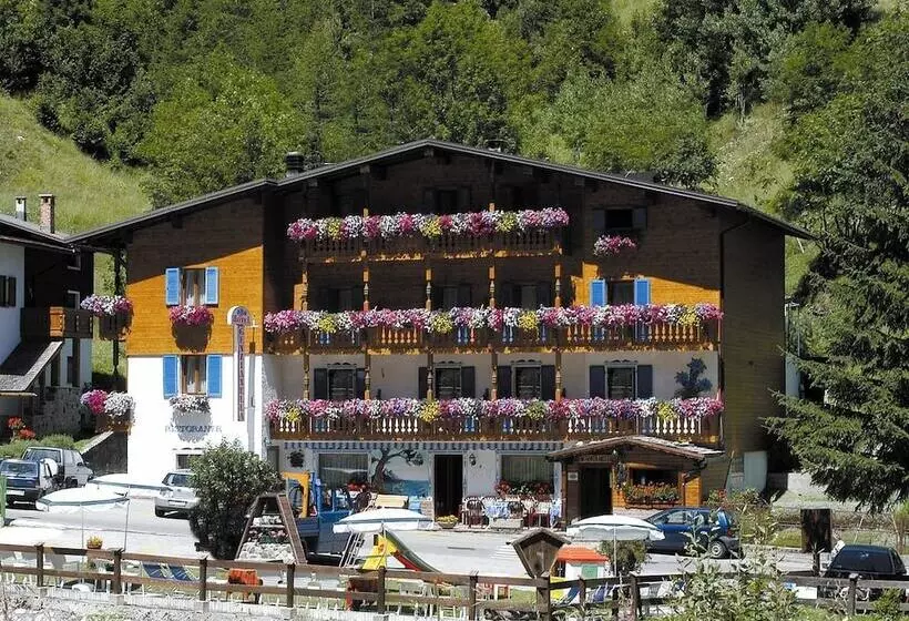 ホテル Albergo Genzianella
