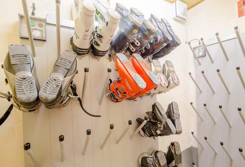 هتل Albergo Genzianella